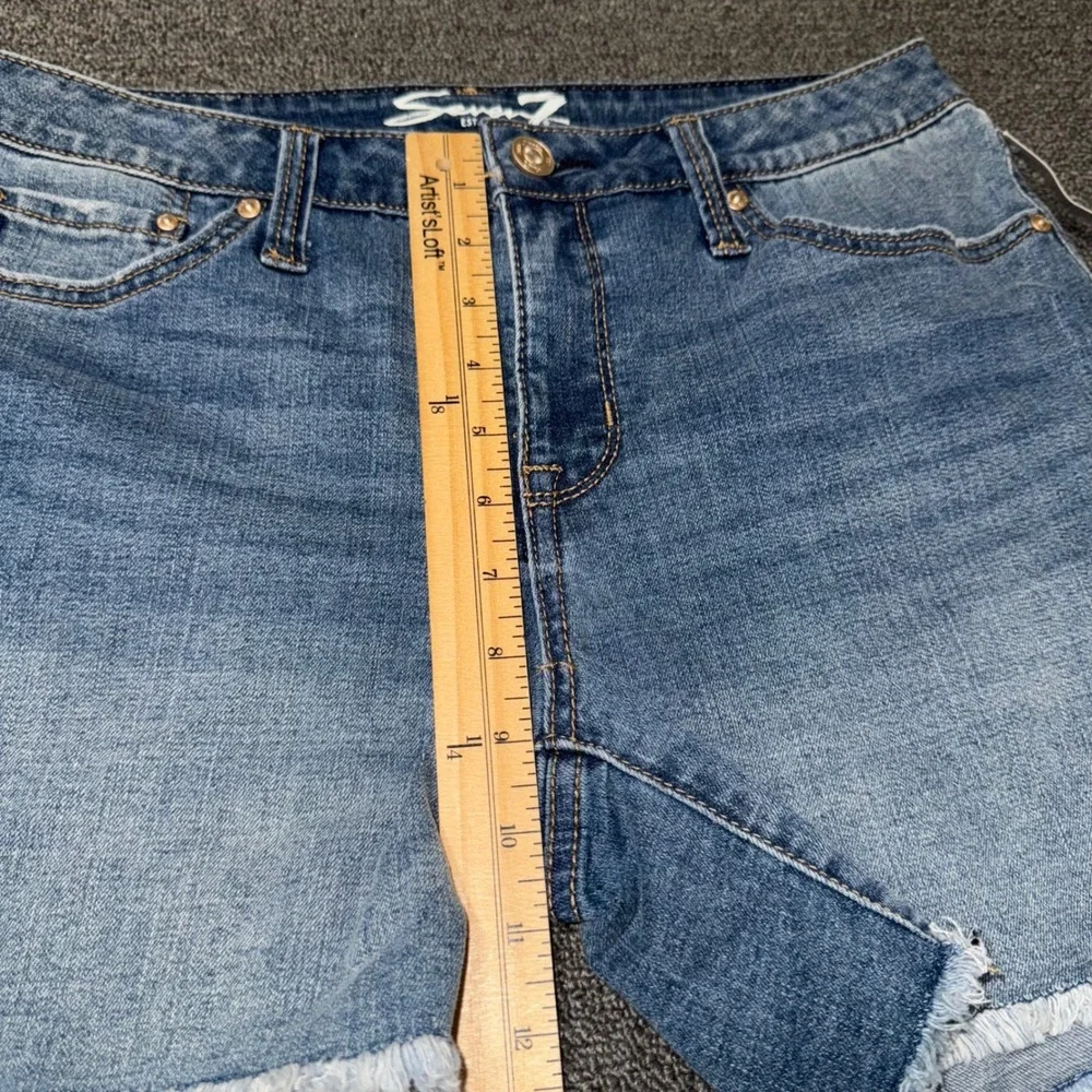 NWT Seven7 Weekend Short Olaf Blue Denim Raw Hem Jean Shorts Women Size 6 Casual